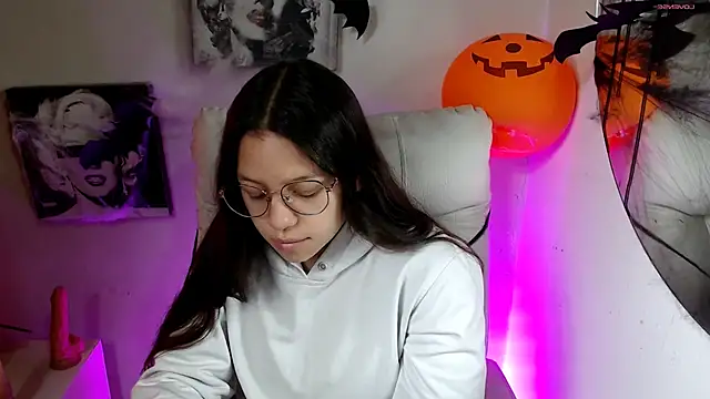 SamanthaRoldaan online show from October 29, 2025, 3:00 pm