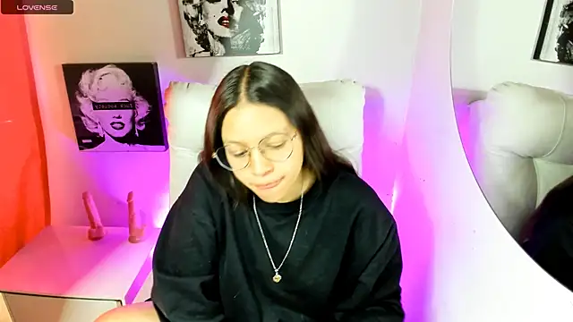 SamanthaRoldaan online show from April 9, 2026, 3:07 pm