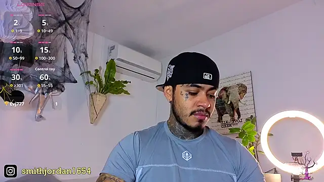 Snapshot of JordanSmiith_ chatting on October 22, 2025, 9:24 pm JordanSmiith online show from October 22, 2025, 9:24 pm