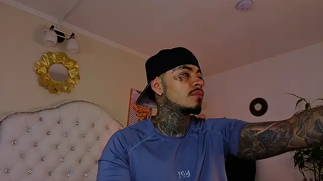 Snapshot of JordanSmiith_ chatting on November 4, 2025, 9:18 pm JordanSmiith online show from November 4, 2025, 9:18 pm