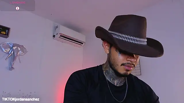 JordanSmiith  online show from January 6, 2026, 8:46 pm