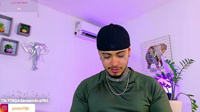 JordanSmiith  online show from May 21, 2026, 9:23 pm