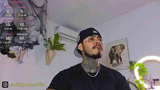 Snapshot of JordanSmiith_ chatting on October 25, 2025, 9:04 pm JordanSmiith online show from October 25, 2025, 9:04 pm