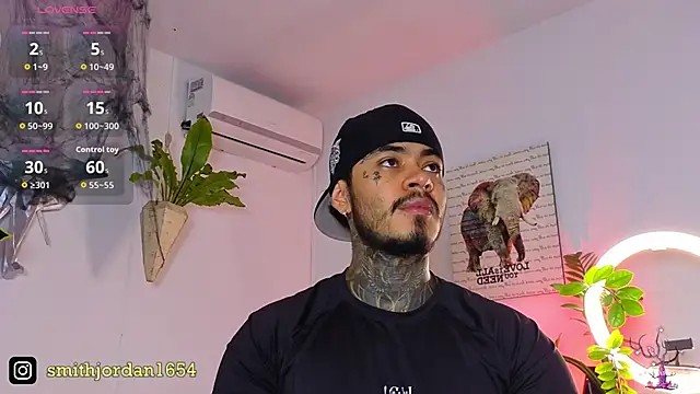 Snapshot of JordanSmiith_ chatting on October 27, 2025, 7:59 pm JordanSmiith online show from October 27, 2025, 7:59 pm