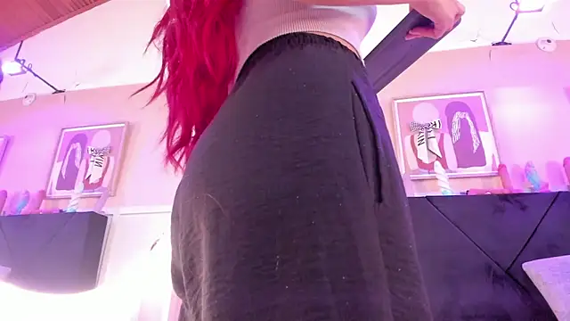 chloe watson  online show from January 13, 2026, 8:02 pm