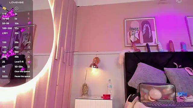 Snapshot of chloe_watson_ chatting on November 27, 2025, 7:58 pm chloe watson online show from November 27, 2025, 7:58 pm