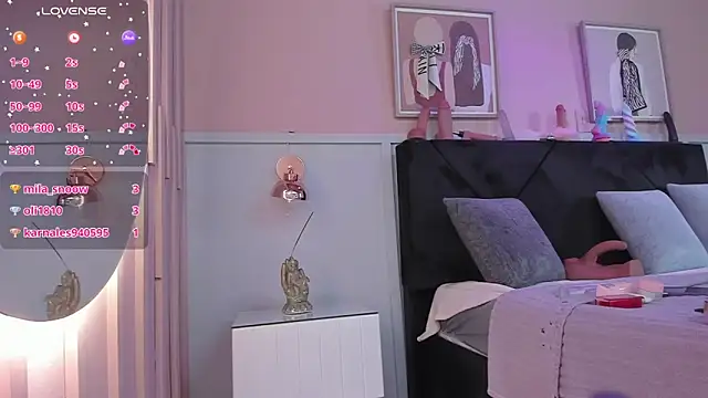 Snapshot of chloe_watson_ chatting on November 4, 2025, 7:50 pm chloe watson online show from November 4, 2025, 7:50 pm