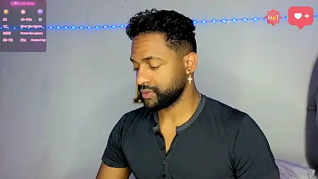 Snapshot of bbcblackhot34 chatting on January 7, 2026, 8:14 pm bbcblackhot34 online show from January 7, 2026, 8:14 pm