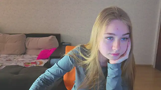 natali2550 online show from November 17, 2025, 7:12 am