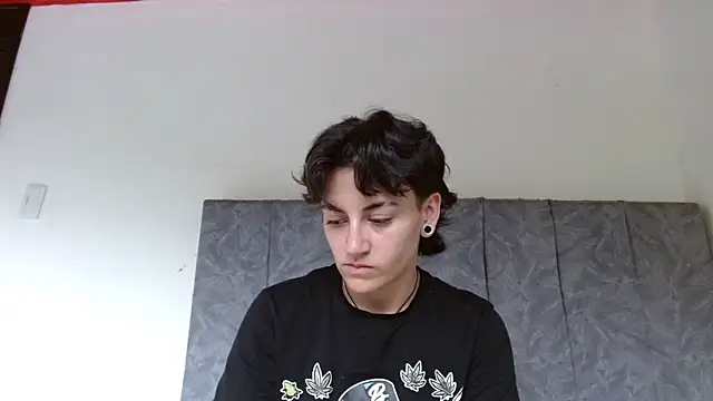 Snapshot of linda_33 chatting on November 16, 2025, 4:12 pm linda 33 online show from November 16, 2025, 4:12 pm