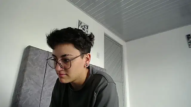 linda 33 online show from April 9, 2026, 4:24 pm