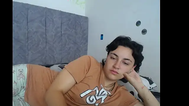 Snapshot of linda_33 chatting on November 27, 2025, 1:55 pm linda 33 online show from November 27, 2025, 1:55 pm