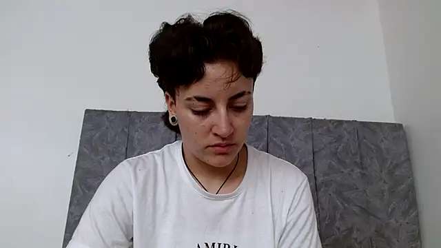 Snapshot of linda_33 chatting on November 12, 2025, 1:15 pm linda 33 online show from November 12, 2025, 1:15 pm