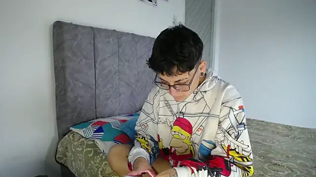 linda 33 online show from February 16, 2026, 7:34 pm