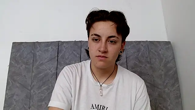 Snapshot of linda_33 chatting on November 24, 2025, 7:03 pm linda 33 online show from November 24, 2025, 7:03 pm