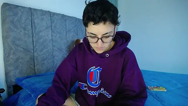 linda 33 online show from April 8, 2026, 11:12 am