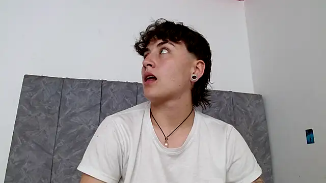 Snapshot of linda_33 chatting on October 30, 2025, 8:17 pm linda 33 online show from October 30, 2025, 8:17 pm