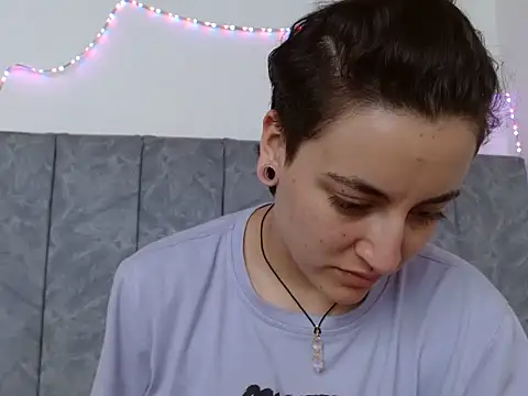 Snapshot of linda_33 chatting on September 15, 2025, 4:51 pm linda 33 online show from September 15, 2025, 4:51 pm