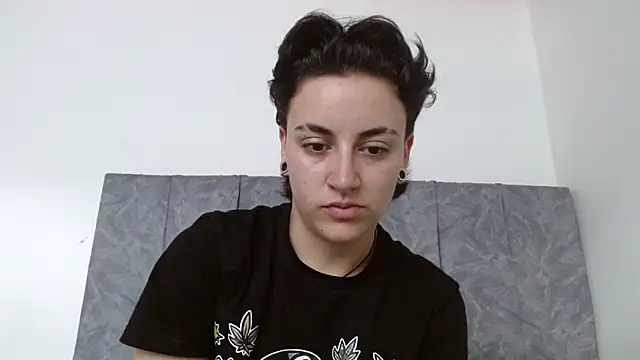 Snapshot of linda_33 chatting on November 9, 2025, 2:54 pm linda 33 online show from November 9, 2025, 2:54 pm