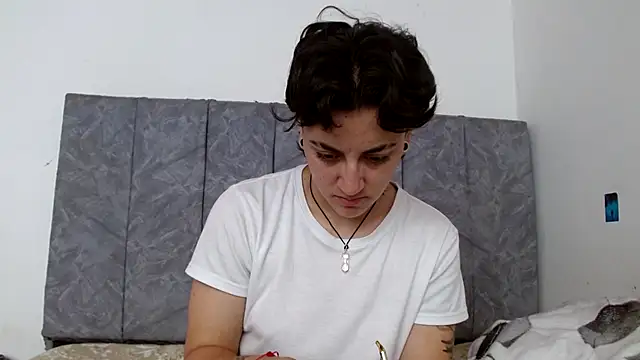 Snapshot of linda_33 chatting on November 11, 2025, 2:23 pm linda 33 online show from November 11, 2025, 2:23 pm