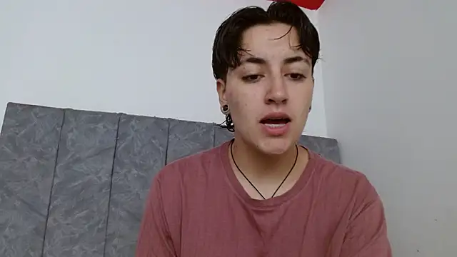 Snapshot of linda_33 chatting on October 10, 2025, 1:34 pm linda 33 online show from October 10, 2025, 1:34 pm