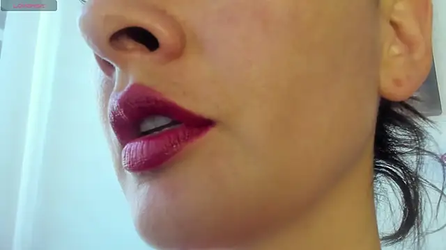queen fetish online show from May 26, 2026, 7:34 pm