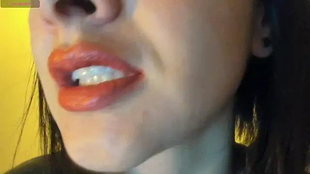 Snapshot of queen_fetish chatting on October 23, 2025, 10:25 am queen fetish online show from October 23, 2025, 10:25 am