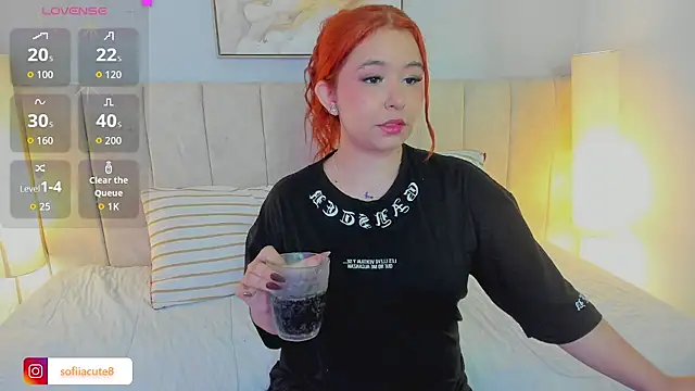 Atenea cuteee online show from December 4, 2025, 2:10 am