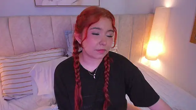 Snapshot of Atenea_cuteee chatting on February 3, 2026, 6:40 am Atenea cuteee online show from February 3, 2026, 6:40 am