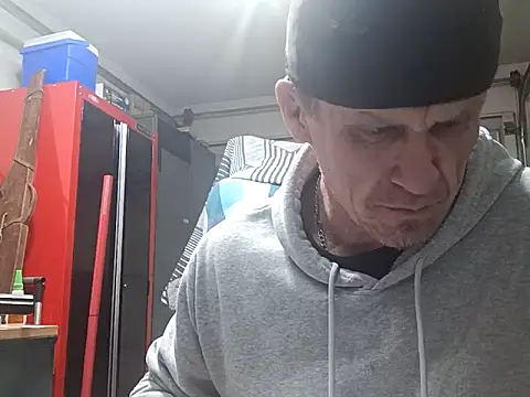 Snapshot of ironwood420 chatting on February 18, 2025, 10:05 am ironwood420 online show from February 18, 2025, 10:05 am