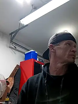 Snapshot of ironwood420 chatting on December 20, 2024, 10:38 am ironwood420 online show from December 20, 2024, 10:38 am