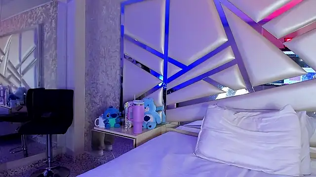 Miia002 online show from October 31, 2025, 3:36 am