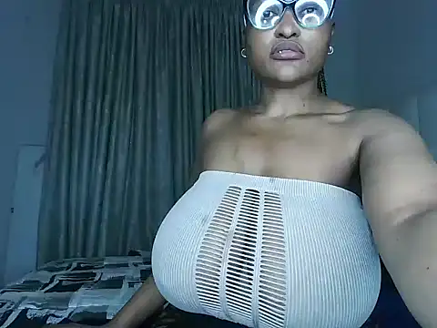 Snapshot of Bustygoddess32 chatting on October 19, 2025, 1:52 am Bustygoddess32 online show from October 19, 2025, 1:52 am