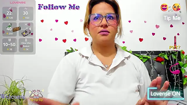 Snapshot of hazel_34 chatting on November 19, 2025, 8:36 am hazel 34 online show from November 19, 2025, 8:36 am