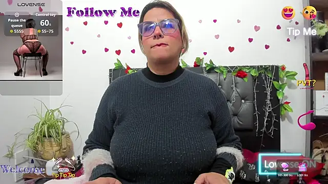 Snapshot of hazel_34 chatting on November 1, 2025, 8:41 am hazel 34 online show from November 1, 2025, 8:41 am