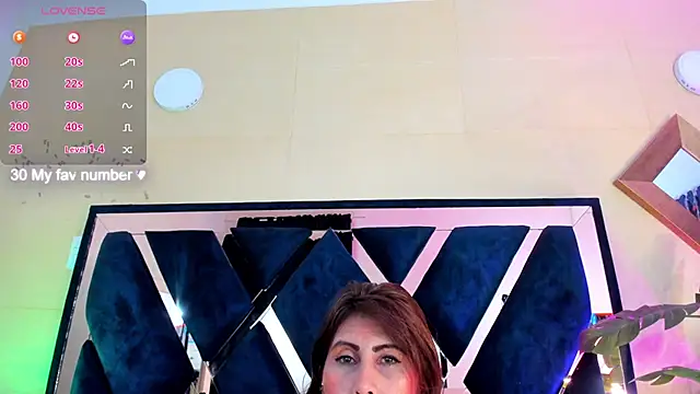 eva loreti online show from October 22, 2025, 3:39 am