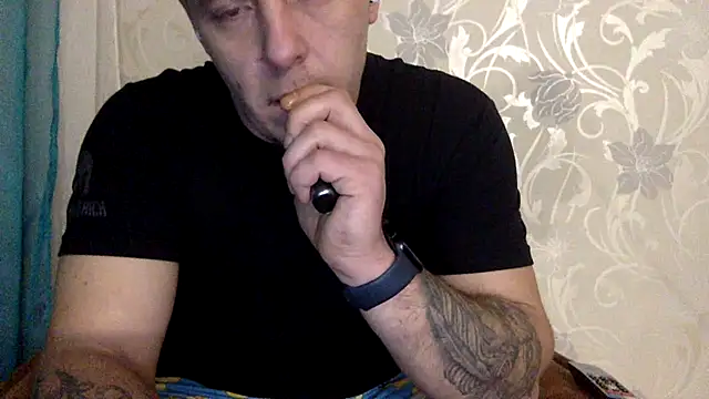 KristiDan online show from December 14, 2025, 9:42 pm