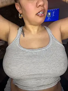 Snapshot of DestineeJayde chatting on April 13, 2026, 7:18 pm DestineeJayde online show from April 13, 2026, 7:18 pm