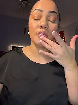 Snapshot of DestineeJayde chatting on December 20, 2025, 5:43 am DestineeJayde online show from December 20, 2025, 5:43 am