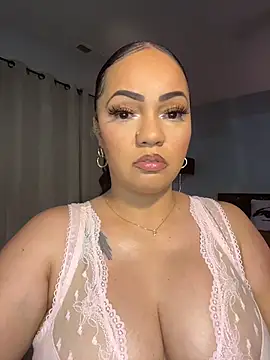 Snapshot of DestineeJayde chatting on February 20, 2026, 5:26 am DestineeJayde online show from February 20, 2026, 5:26 am