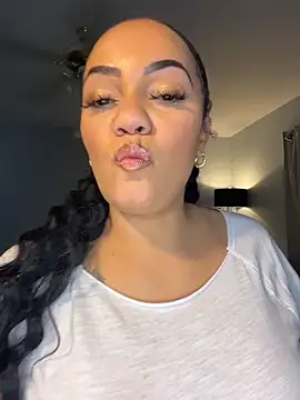 Snapshot of DestineeJayde chatting on October 24, 2025, 5:17 am DestineeJayde online show from October 24, 2025, 5:17 am