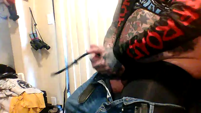 Snapshot of fukurbutt chatting on April 15, 2026, 7:58 pm fukurbutt online show from April 15, 2026, 7:58 pm