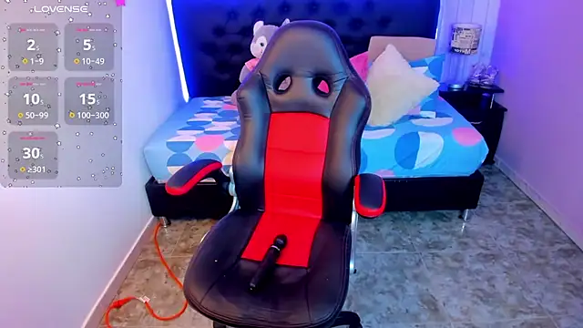 Snapshot of julieth_love_ chatting on November 14, 2025, 2:32 pm julieth love online show from November 14, 2025, 2:32 pm