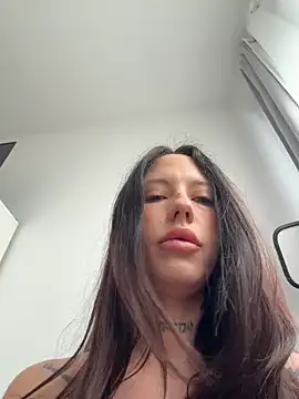 BellaGiaxx online show from April 15, 2026, 7:58 am