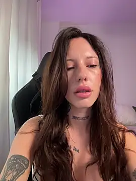 Snapshot of BellaGiaxx chatting on November 13, 2025, 9:46 am BellaGiaxx online show from November 13, 2025, 9:46 am