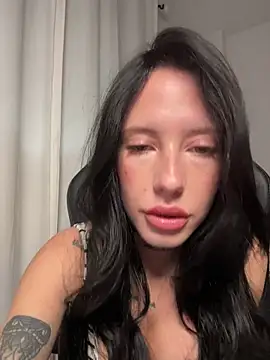 Snapshot of BellaGiaxx chatting on December 2, 2025, 10:50 am BellaGiaxx online show from December 2, 2025, 10:50 am