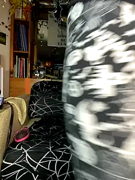 Snapshot of TrenaAnne chatting on October 30, 2025, 3:42 pm TrenaAnne online show from October 30, 2025, 3:42 pm