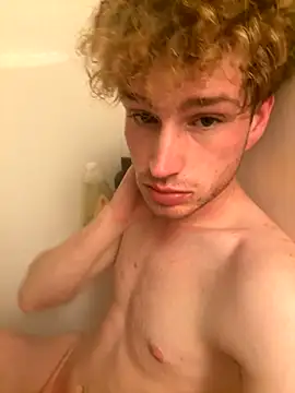 CreamyAustin online show from November 7, 2025, 1:43 am