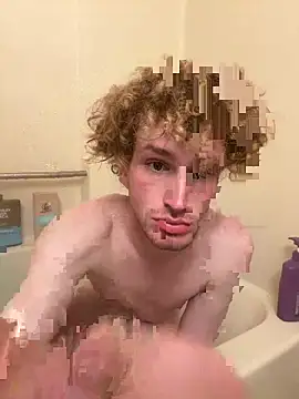 CreamyAustin online show from April 14, 2026, 12:59 am