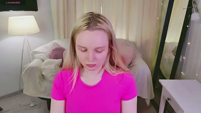 Snapshot of Beatrica_Klein chatting on June 2, 2026, 4:07 pm Beatrica Klein online show from June 2, 2026, 4:07 pm